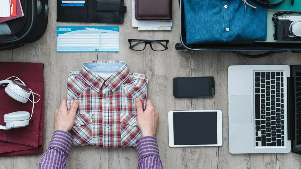 Men Packet 10 Packing Tips for Men