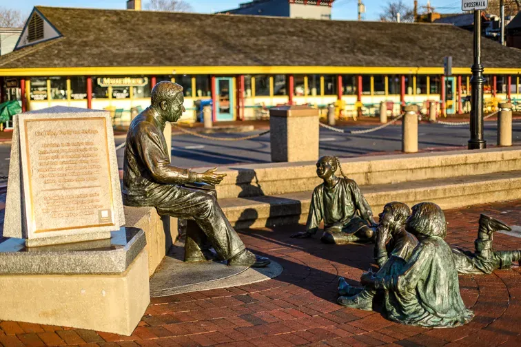 Kunta Kinte-Alex Haley Memorial in Annapolis, Maryland; Courtesy Nicole Glass Photography/Shutterstock
