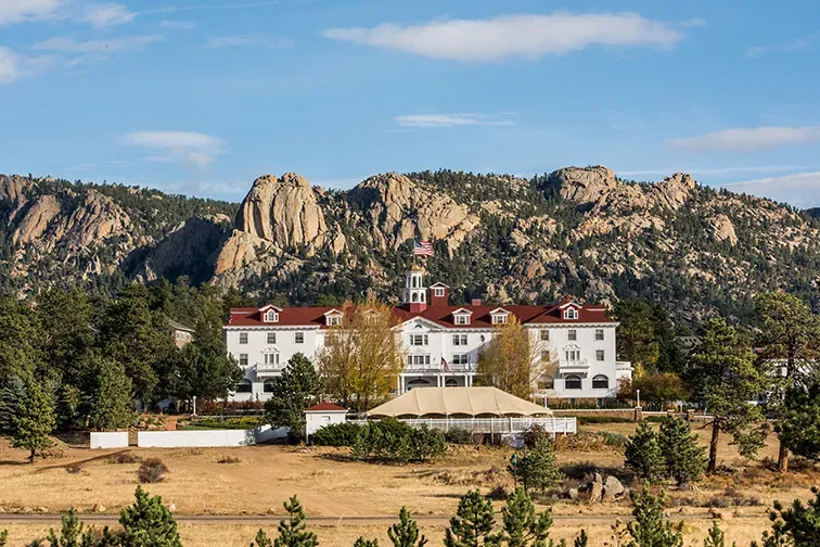 The Stanley Hotel ; Phillip Rubino/Shutterstock