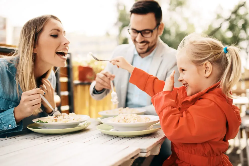 Family eating pasta