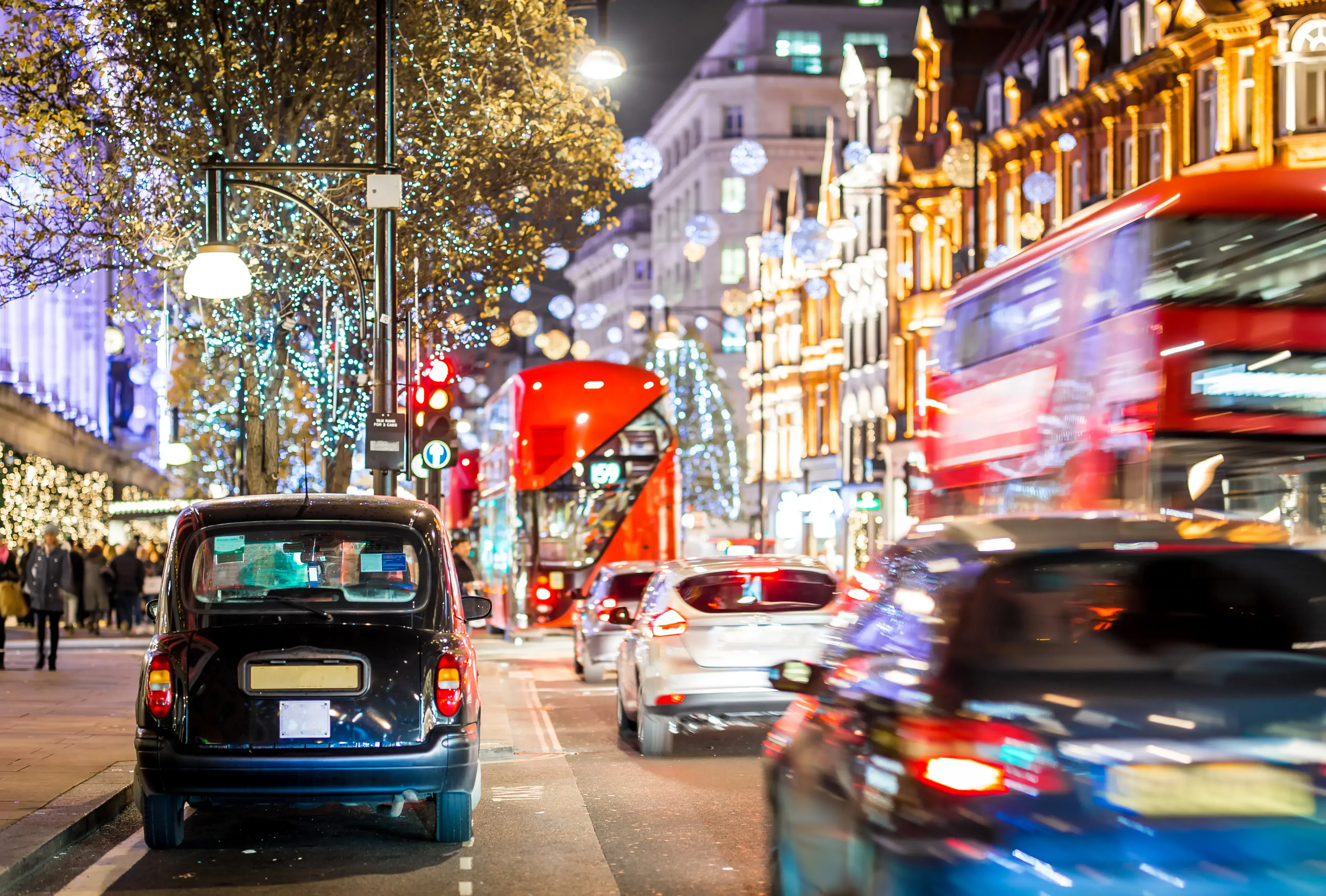 The Best and Worst Ways to Pay for Travel