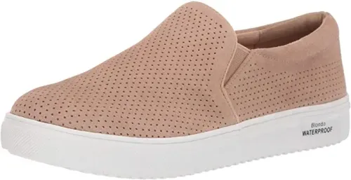 The 7 Best Spring Travel Shoes for Any Weather | SmarterTravel